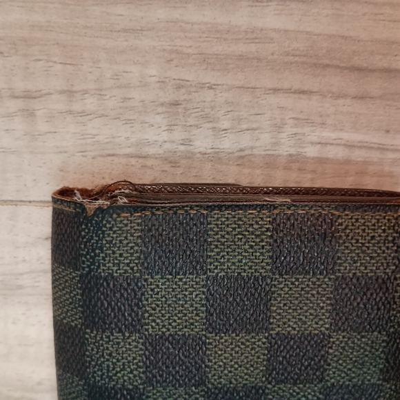 Louis Vuitton Authentic Damier Ebene Canvas Long Wallet  - Picture 5 of 14